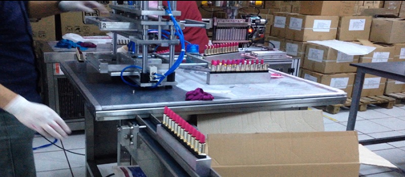 Lips Stick Machine